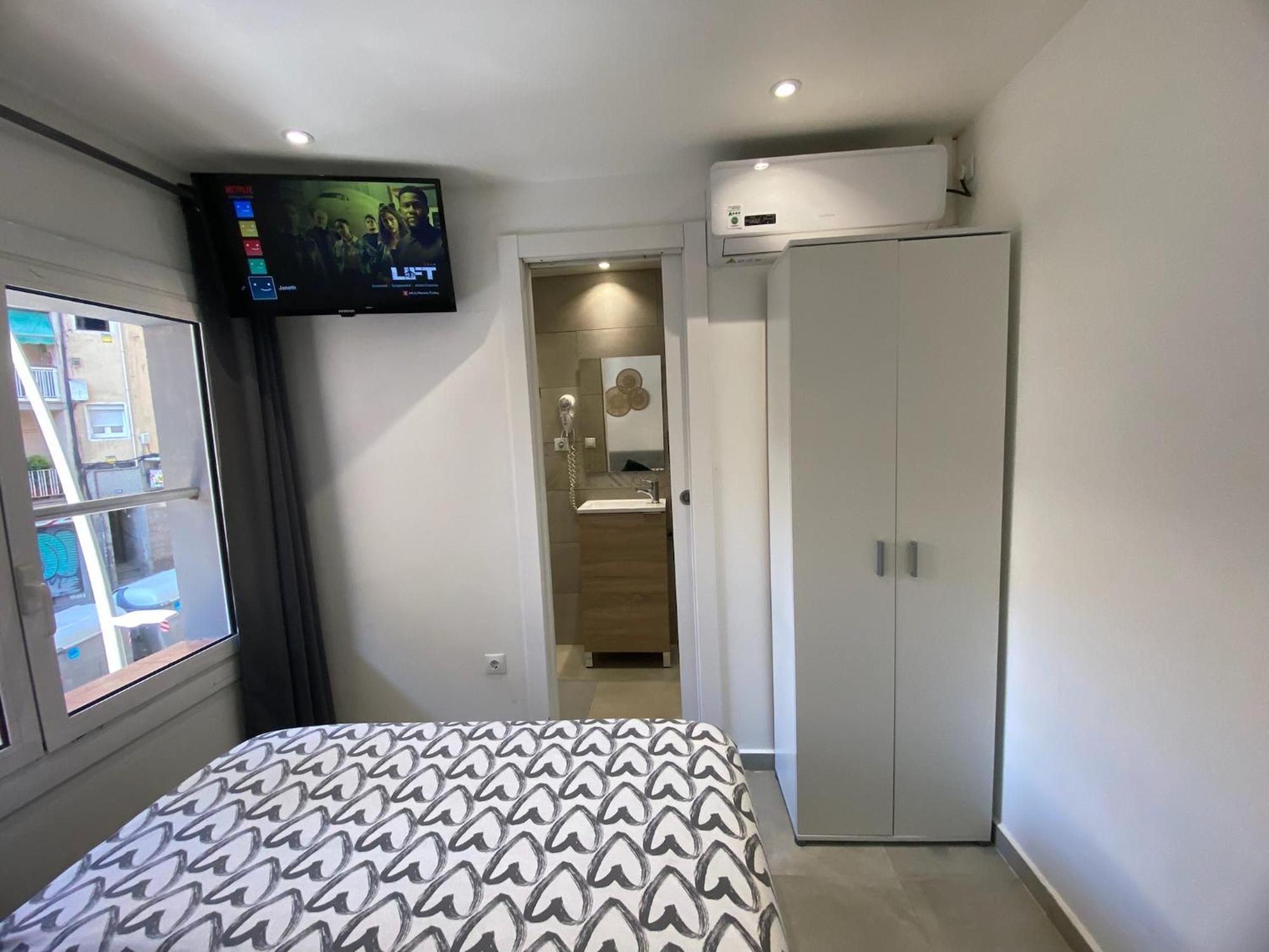 Apartamentos Con Bano Privado Frente Al Metro L5 Barcelona-Hospitalet L'Hospitalet de Llobregat Exterior foto