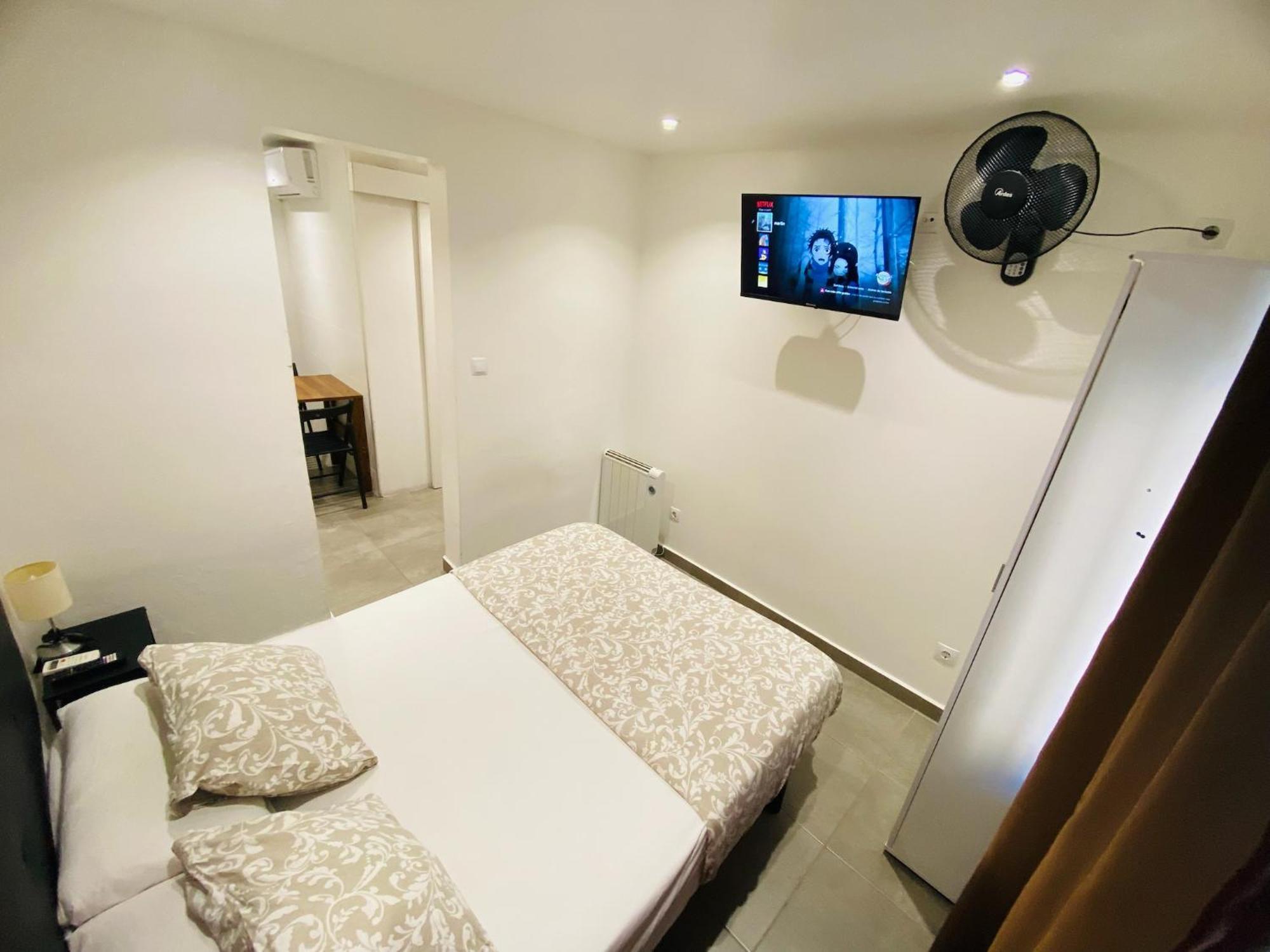 Apartamentos Con Bano Privado Frente Al Metro L5 Barcelona-Hospitalet L'Hospitalet de Llobregat Exterior foto