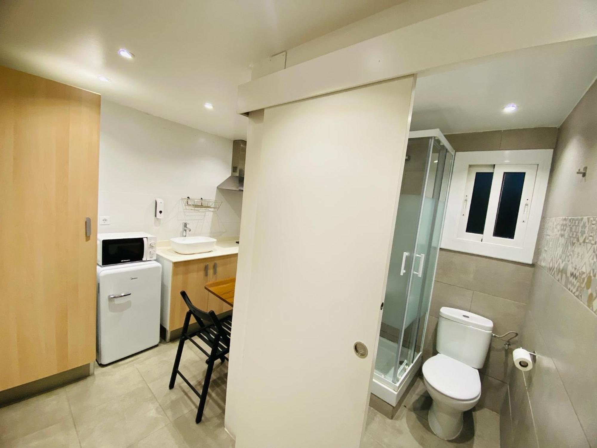 Apartamentos Con Bano Privado Frente Al Metro L5 Barcelona-Hospitalet L'Hospitalet de Llobregat Exterior foto