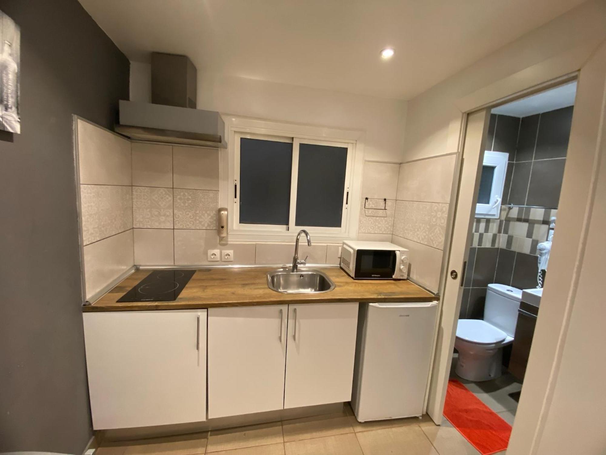 Apartamentos Con Bano Privado Frente Al Metro L5 Barcelona-Hospitalet L'Hospitalet de Llobregat Exterior foto