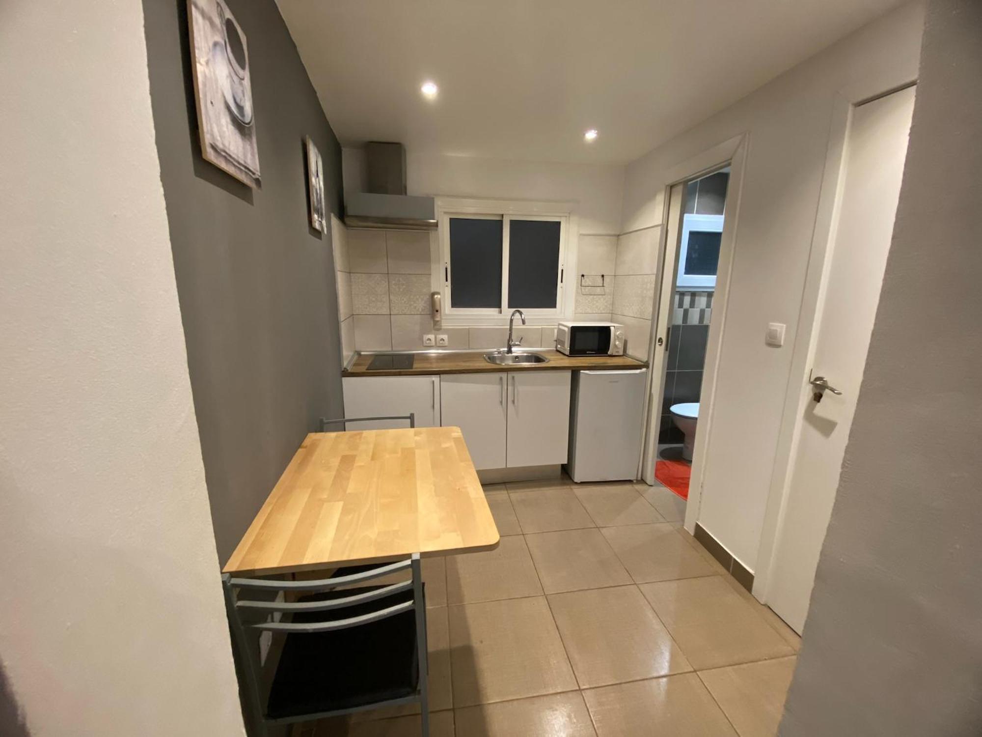 Apartamentos Con Bano Privado Frente Al Metro L5 Barcelona-Hospitalet L'Hospitalet de Llobregat Exterior foto