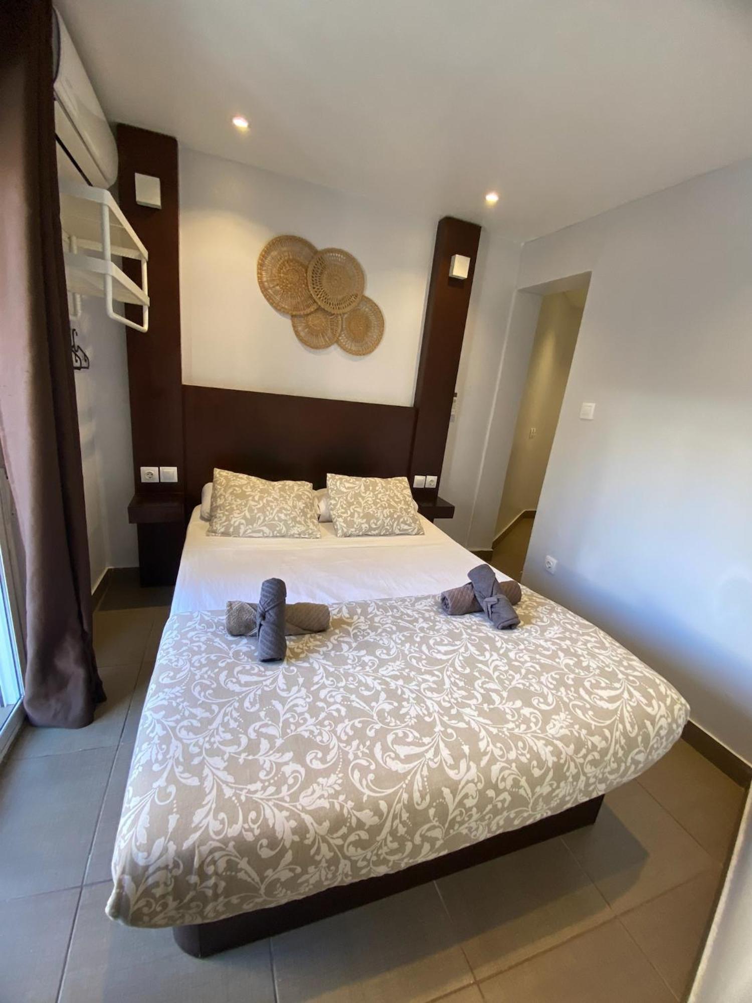 Apartamentos Con Bano Privado Frente Al Metro L5 Barcelona-Hospitalet L'Hospitalet de Llobregat Exterior foto
