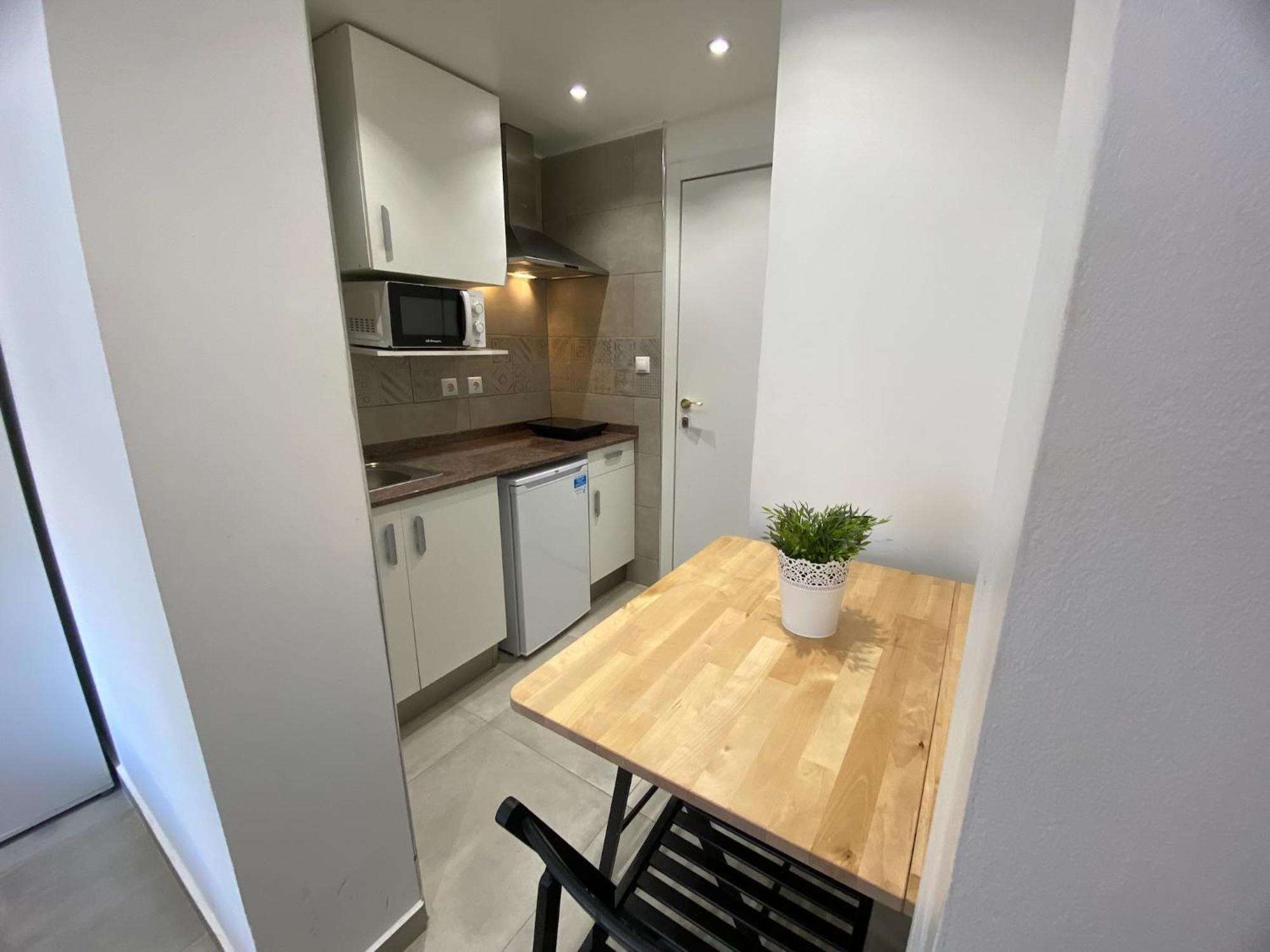 Apartamentos Con Bano Privado Frente Al Metro L5 Barcelona-Hospitalet L'Hospitalet de Llobregat Exterior foto