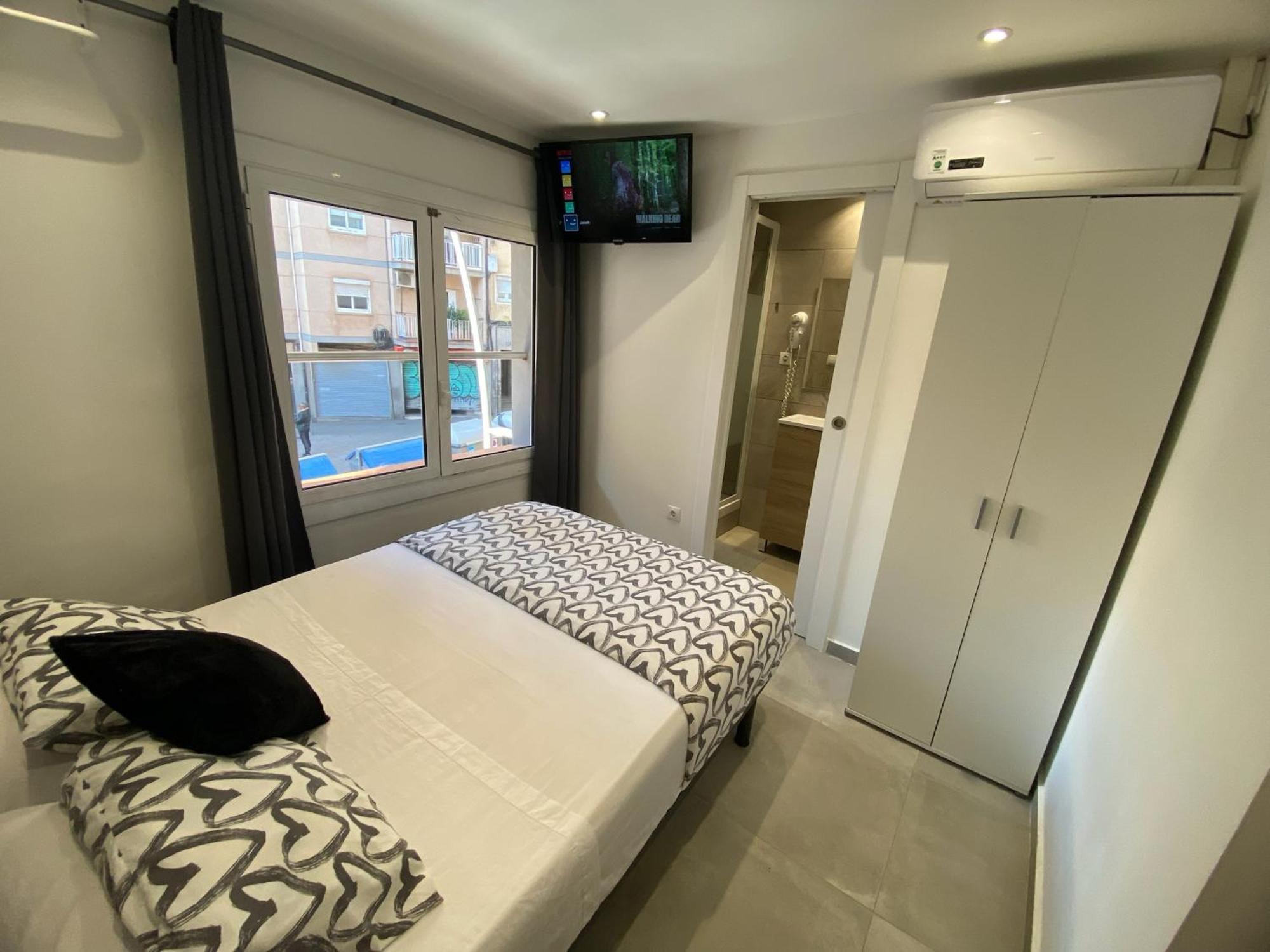 Apartamentos Con Bano Privado Frente Al Metro L5 Barcelona-Hospitalet L'Hospitalet de Llobregat Exterior foto