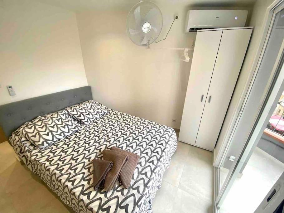 Apartamentos Con Bano Privado Frente Al Metro L5 Barcelona-Hospitalet L'Hospitalet de Llobregat Exterior foto