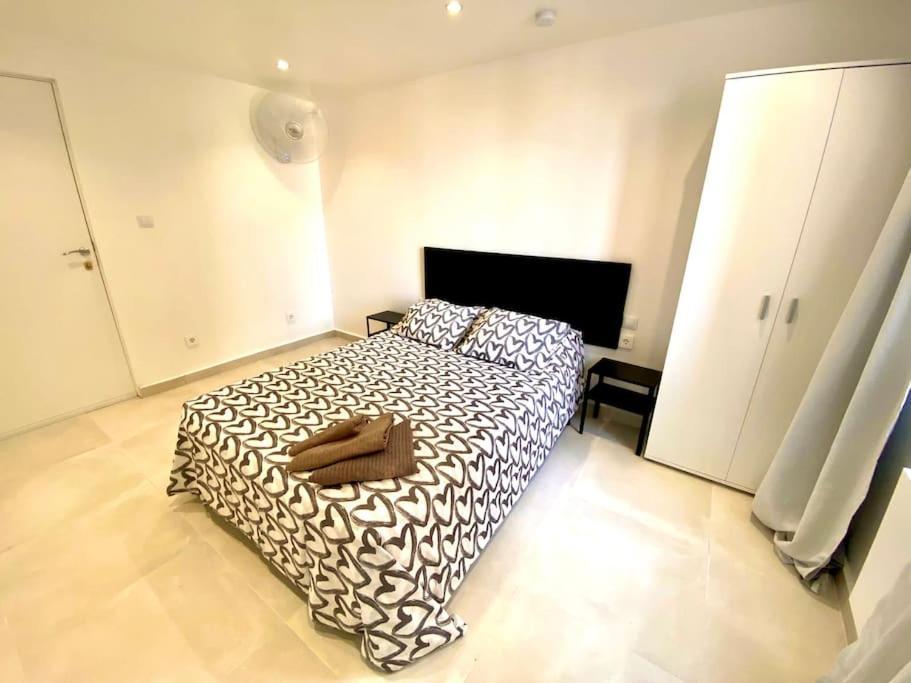 Apartamentos Con Bano Privado Frente Al Metro L5 Barcelona-Hospitalet L'Hospitalet de Llobregat Exterior foto