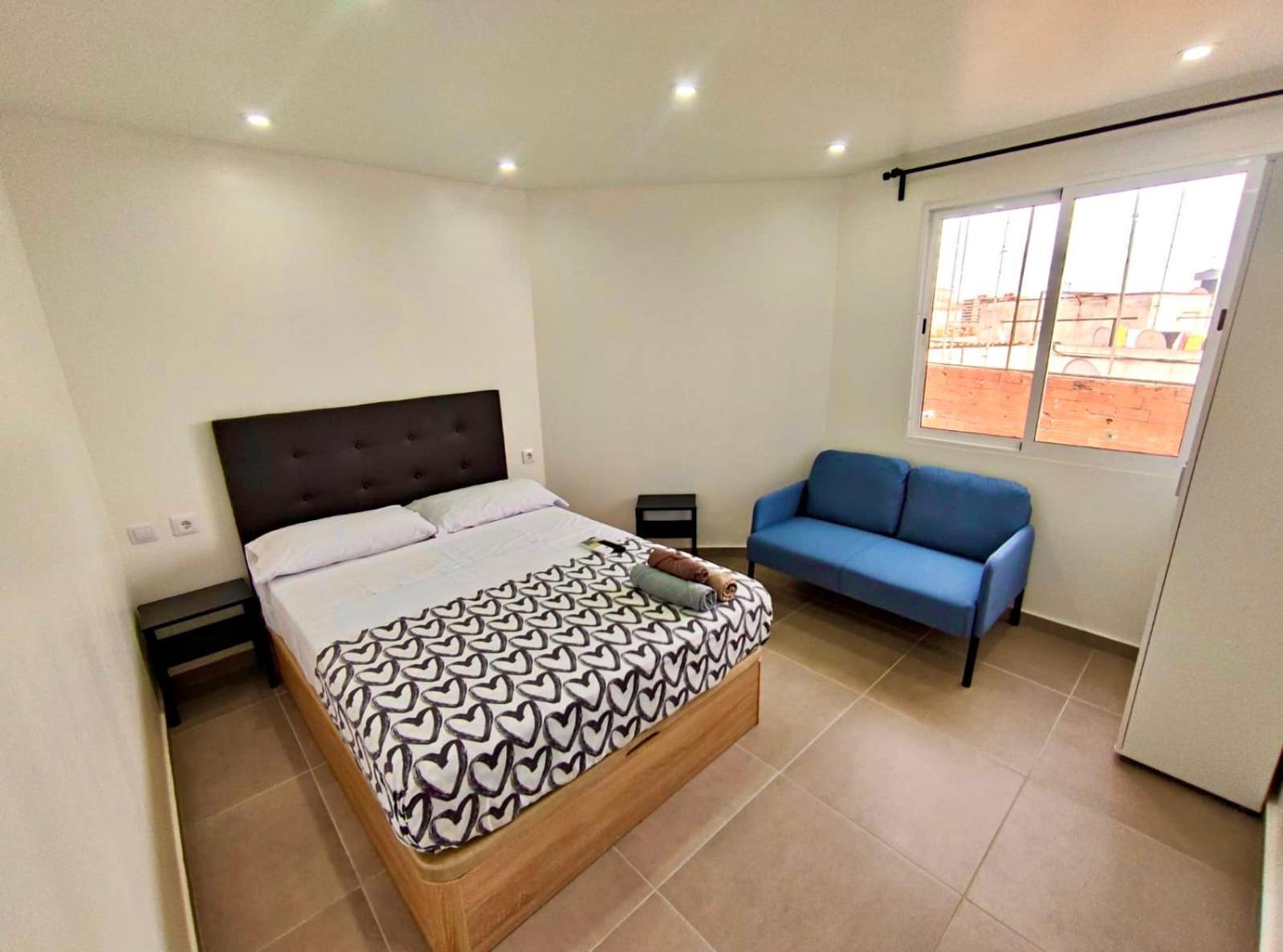 Apartamentos Con Bano Privado Frente Al Metro L5 Barcelona-Hospitalet L'Hospitalet de Llobregat Exterior foto