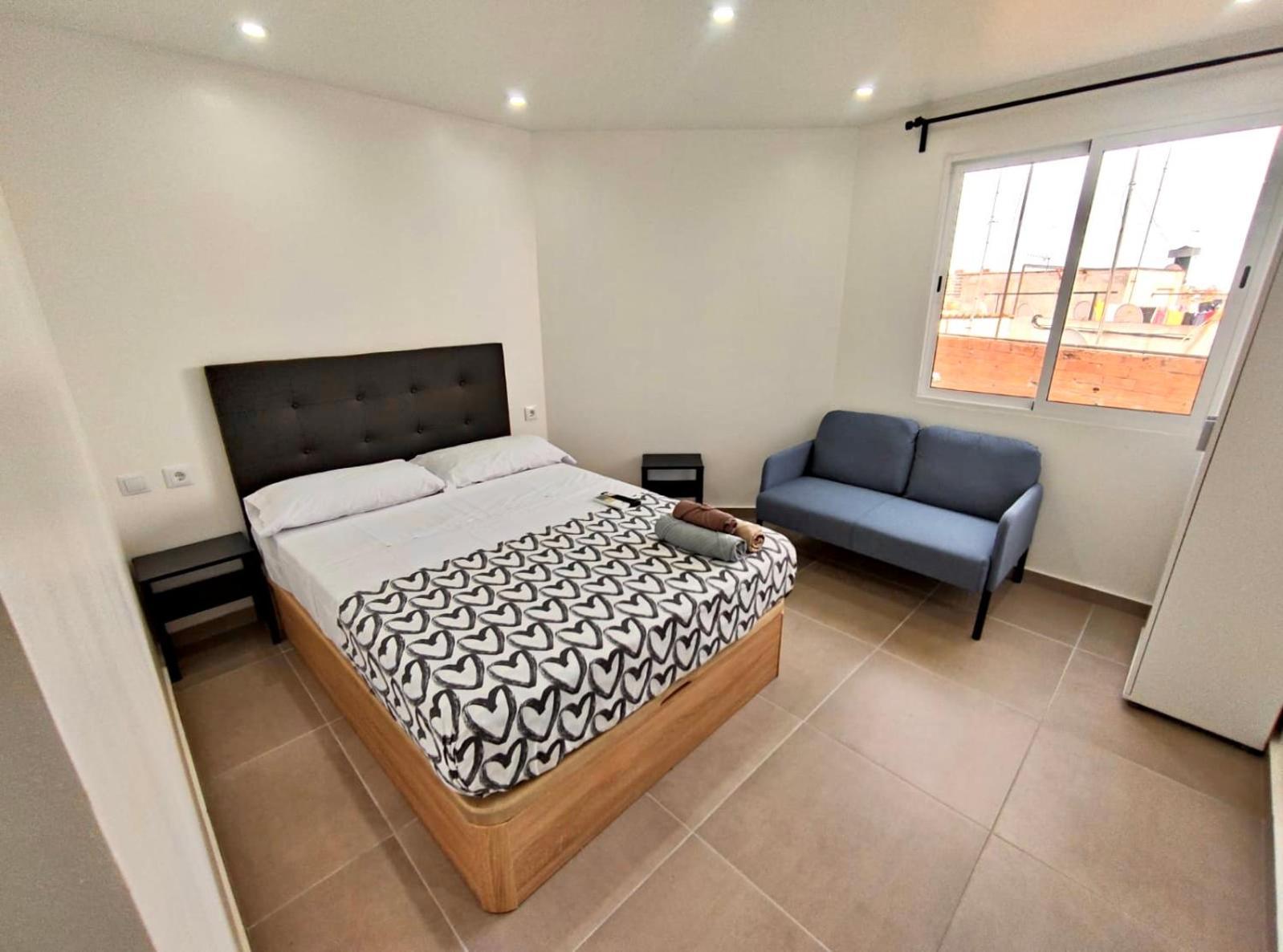 Apartamentos Con Bano Privado Frente Al Metro L5 Barcelona-Hospitalet L'Hospitalet de Llobregat Exterior foto
