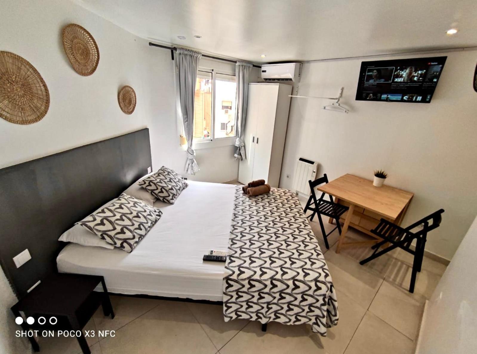 Apartamentos Con Bano Privado Frente Al Metro L5 Barcelona-Hospitalet L'Hospitalet de Llobregat Exterior foto