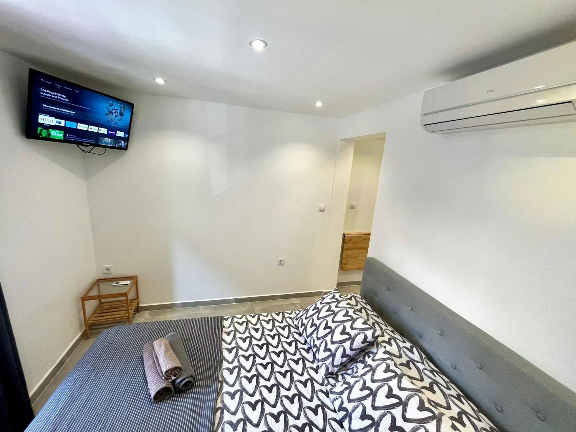 Apartamentos Con Bano Privado Frente Al Metro L5 Barcelona-Hospitalet L'Hospitalet de Llobregat Exterior foto