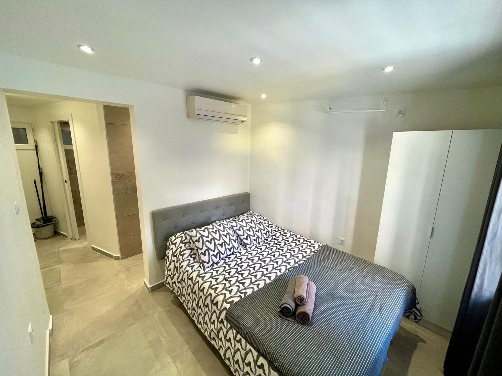 Apartamentos Con Bano Privado Frente Al Metro L5 Barcelona-Hospitalet L'Hospitalet de Llobregat Exterior foto